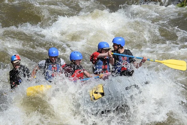 Cañon City Whitewater Rafting Tour Full Day - Image 4