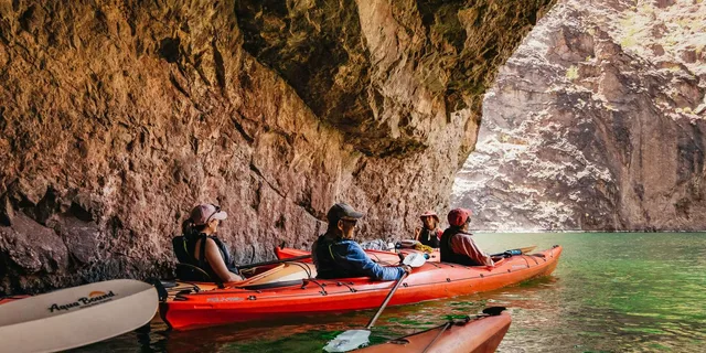 Las Vegas Black Canyon Kayak Tour with Emerald Cave - Image 3