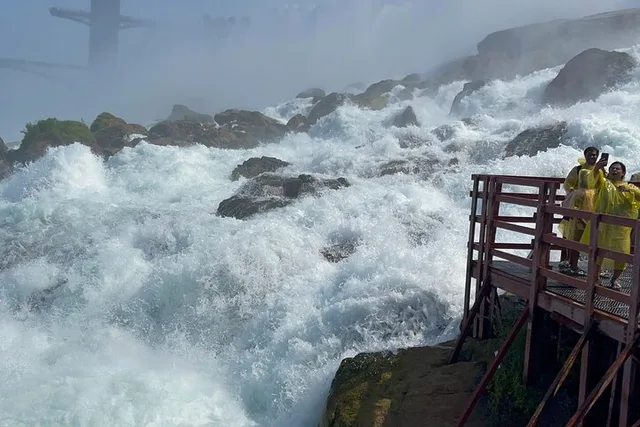 Niagara Falls Cave of the Winds Tour - Image 5