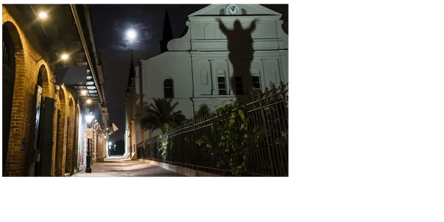 New Orleans Ghost & Vampire Walking Tour - Image 3