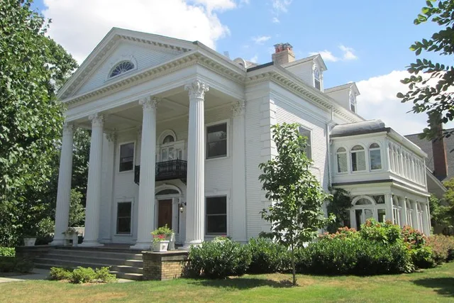 Brooklyn Victorian Flatbush Private Tour 2 hr - Image 1