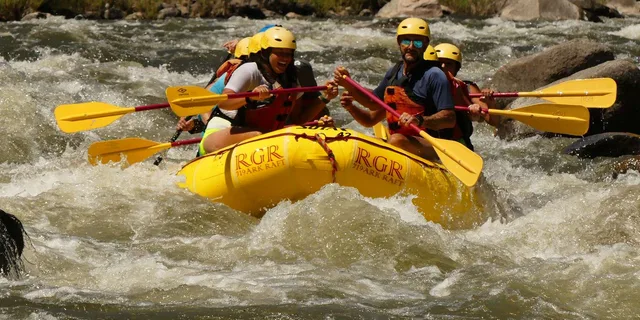 Cañon City Bighorn Sheep Canyon Rafting and Zipline Adventure - Image 3