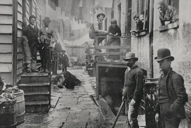 New York Gangs and River Pirates Walking Tour - Image 3
