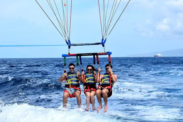 Waikiki Parasailing Adventure - Image 3