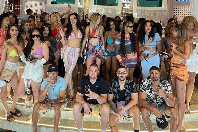 Miami Pool Tour with Party Bus Experience - Image 6