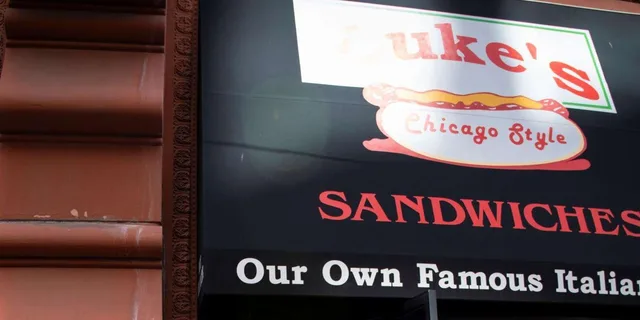 Chicago Loop Food Tour: Pizza, Dogs & Local Flavor 2 hr - Image 2