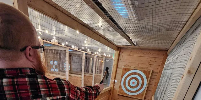 Skagway Axe Throwing Experience 1 hr - Image 2
