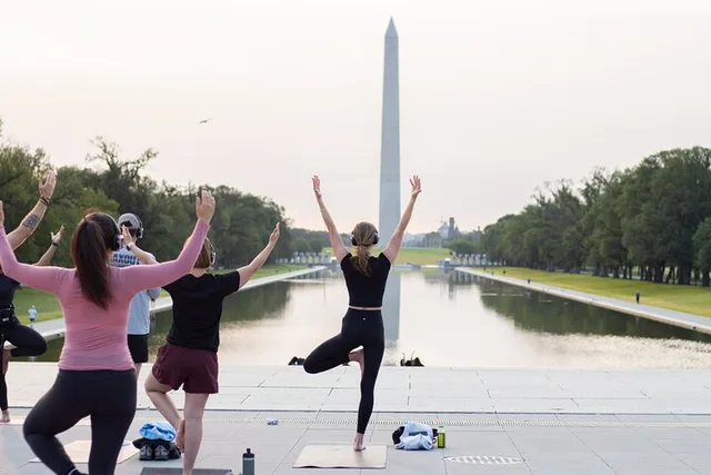 Washington D.C. Yoga Class at Sunrise 60 min - Image 2