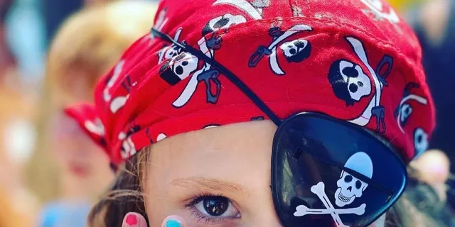 Hilton Head Island Pirates and Pizza Boat Tour - Image 1