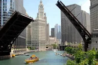 Chicago Walking Tour of Artsy Cultural Landmarks thumbnail 5