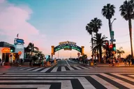 Los Angeles Iconic Gems Private Tour 7.5 hr thumbnail 2
