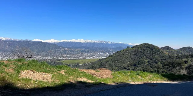 Los Angeles Hollywood Sign Hiking Tour with French Guide 3 hr - Image 5