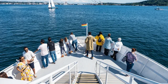 Seattle Harbor Cruise with Local Guide - Image 6