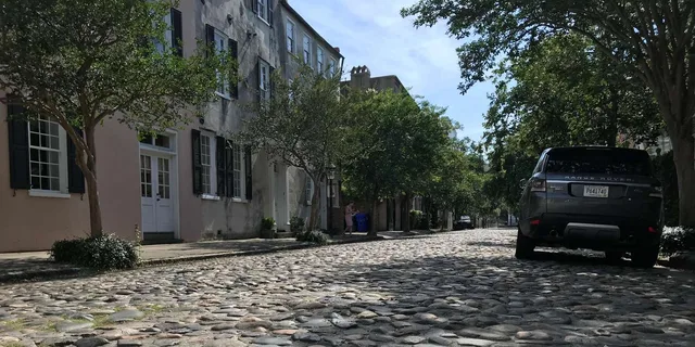 Charleston History Walking Tour - Image 3