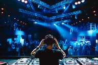 Las Vegas Party Bus Nightclub Crawl thumbnail 3