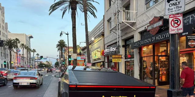 Los Angeles Hollywood Sign AI-Powered Driving Tour 2.5 hr - Image 6