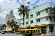 Miami Beach Art Deco Walking Tour at Sunset thumbnail 4