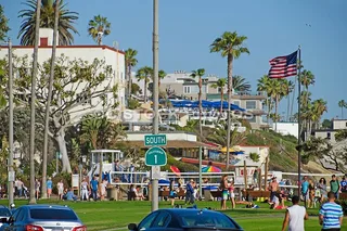 Orange County Beaches & Shopping Tour