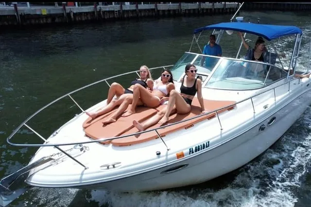 Miami Yacht Rental 4 hr - Image 3