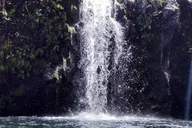 Maui Black Sand Beach and Waterfalls Tour thumbnail 3