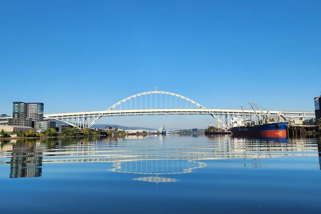 Portland Bridges & Riverfront History Cruise - Image 5