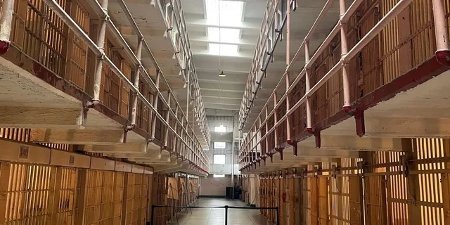 San Francisco Alcatraz Tour with Ferry and App - Image 4