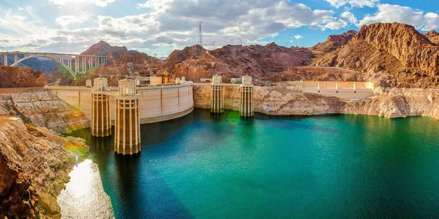 Las Vegas Hoover Dam Walk on Top Tour 4 hr - Image 1