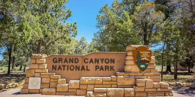Las Vegas Grand Canyon Tour with Hoover Dam - Image 1