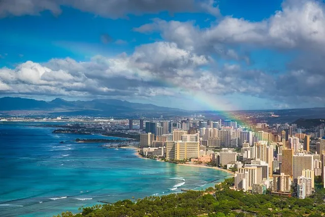 Waikiki Trolley Diamond Head Tour - Image 3