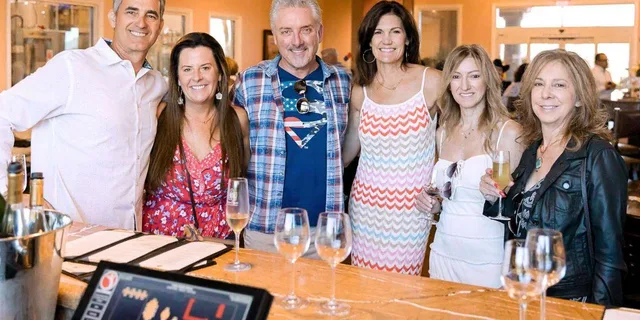 Paso Robles 3-Winery Tour with Lunch - Image 3