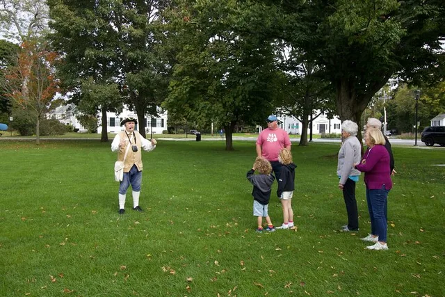 Lexington Battle Green Walking Tour with Costumed Guide - Image 3