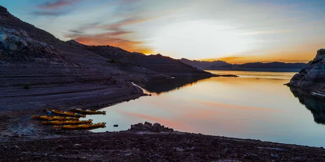 Lake Mead Sunset Kayak Tour with Dinner and Campfire - Image 6