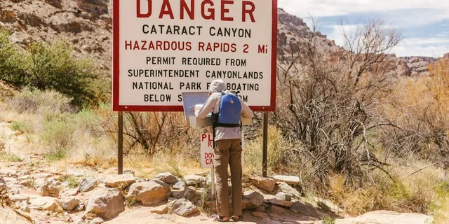Moab Cataract Canyon Raft and Van Tour 4 Days - Image 4