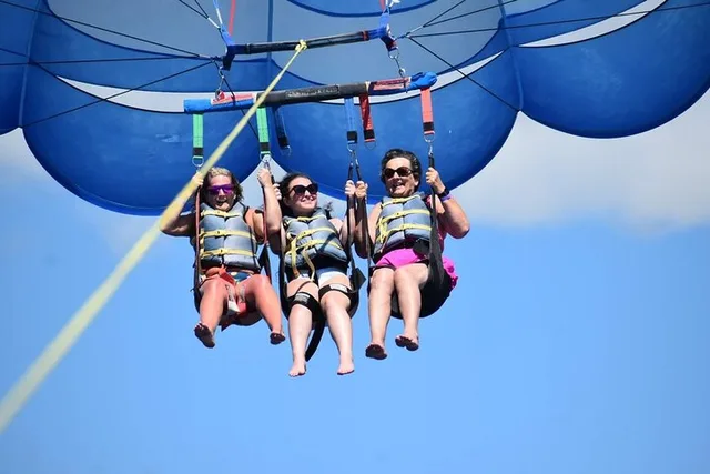 Honolulu Parasailing and Snorkeling Combo - Image 4