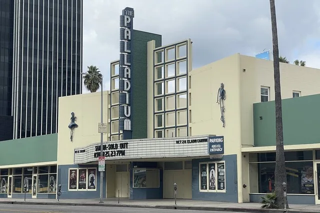 Hollywood History Walking Tour 2.5 hr - Image 2