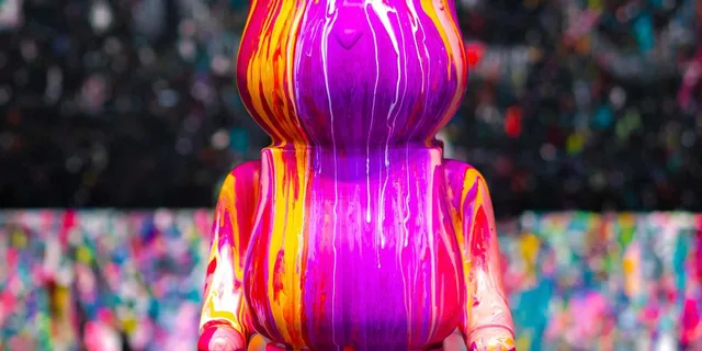 Chicago Fluid Bear Painting Experience - Image 1