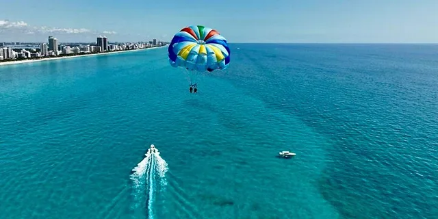 Miami Beach Parasailing Boat Tour in South Beach - Image 2