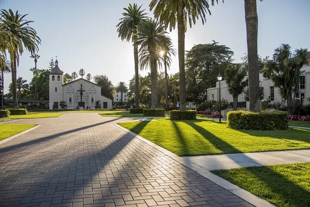 Santa Clara University Walking Tour - Image 4