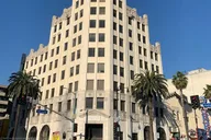 Santa Monica Private Tour with Restaurant and Bar Stops thumbnail 3