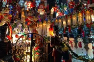 New York City Dyker Heights Christmas Lights Tour thumbnail 4