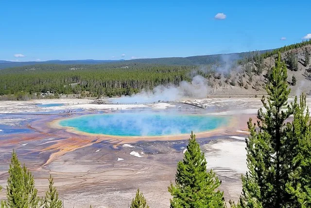 Yellowstone Guided Tour from Big Sky - Image 2