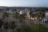 Venice Beach Roller Skating Tour thumbnail 3