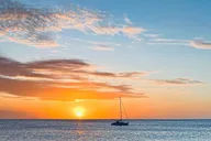 Honolulu Sailing Tour at Sunset thumbnail 1