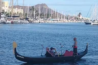 Waikiki Gondola Cruise with Drinks & Pastries 1 hr thumbnail 4