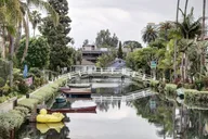 Los Angeles Private Tour: Hollywood, Beverly Hills, and Beaches thumbnail 2
