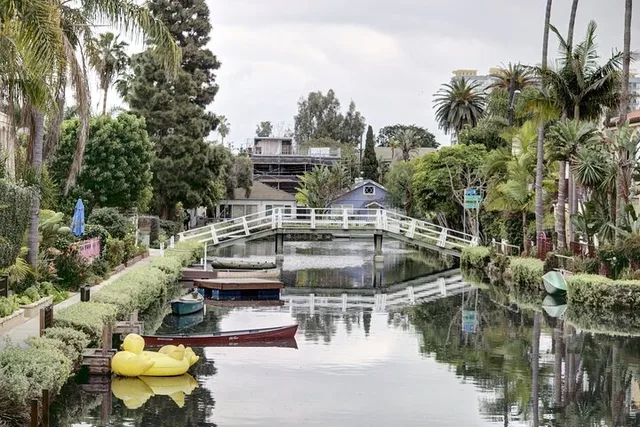 Los Angeles Private Tour: Hollywood, Beverly Hills, and Beaches - Image 2