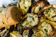 New Orleans Street Food Tour with Local Guide thumbnail 1