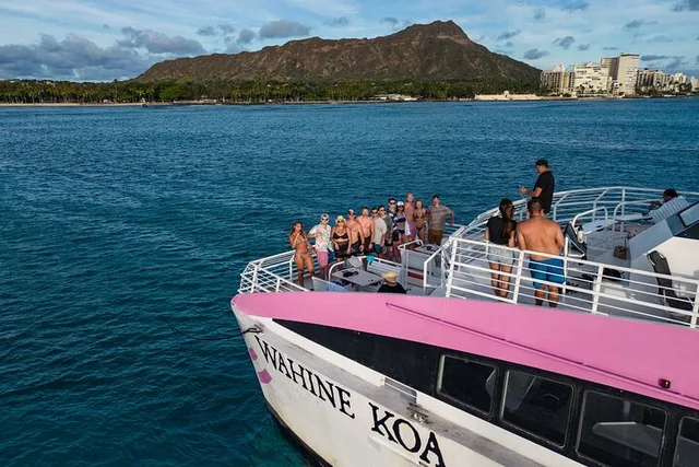 Waikiki Catamaran Cruise with Fireworks 2 hr - Image 4