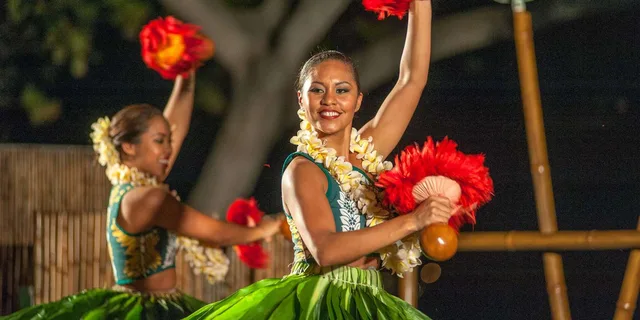 Kailua-Kona Luau with Buffet Dinner - Image 3
