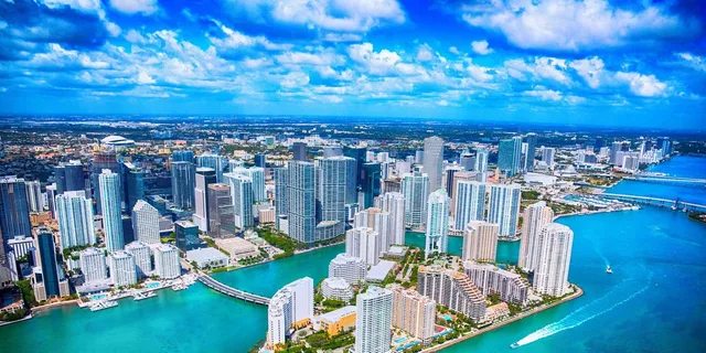 Miami Celebrity Homes Boat Tour - Image 4